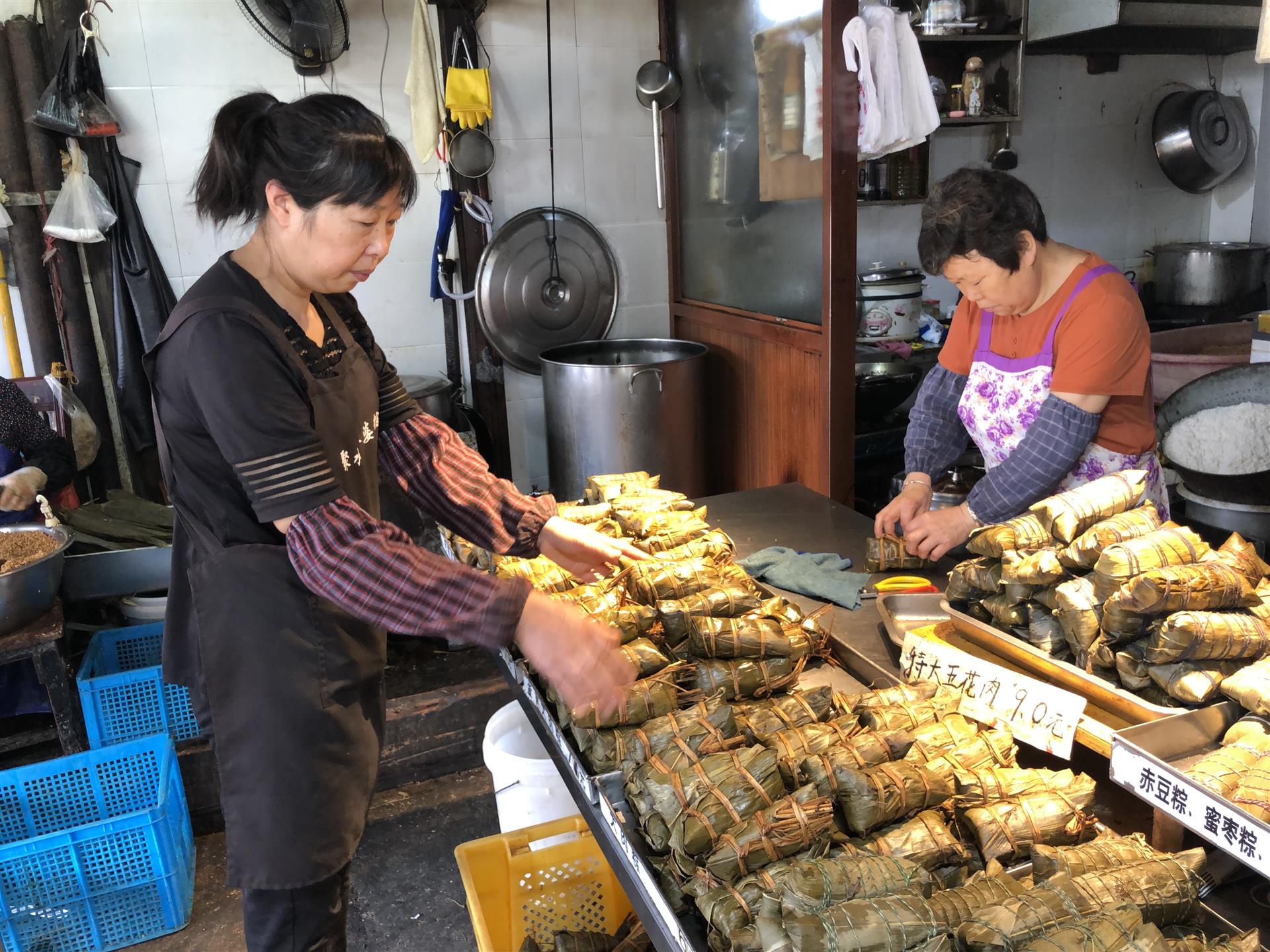 乡间米道在上海这个镇上大妈大爷卖粽子年销售额千万元