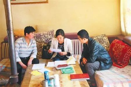 一名驻村干部