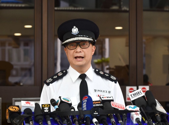 上观直击香港港警一哥邓炳强有人假冒记者与警员冲突有信心夺回街道