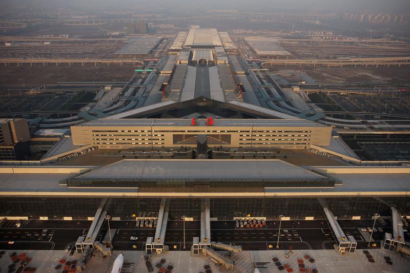 他领衔设计中国首个原创设计机场航站楼和虹桥交通枢纽:"中国民航机场