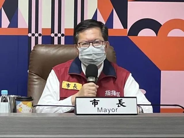 稍早桃园市政府新闻处长詹贺舜证实,郑文灿在昨晚快筛阳性,今早经医师