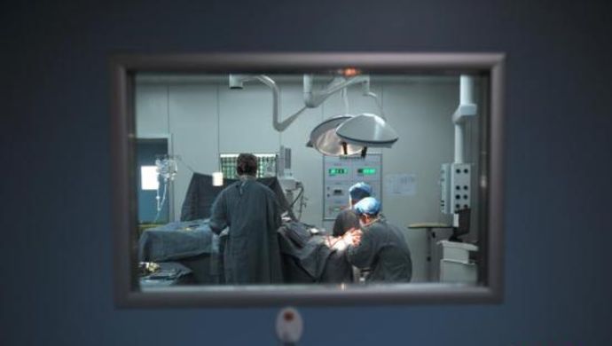 卫计委:实现医务人员编内编外同岗同薪同待遇