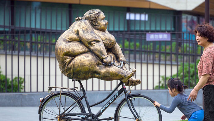 “肥女”雕塑进驻刘海粟美术馆--上海观察