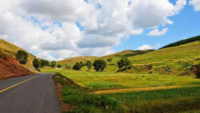  收费 的 草原天路 究竟想拦住谁?--上海观察