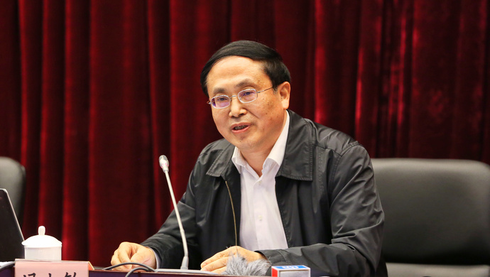 曾经历史虚无主义横行,说句良心话都被围攻,冯