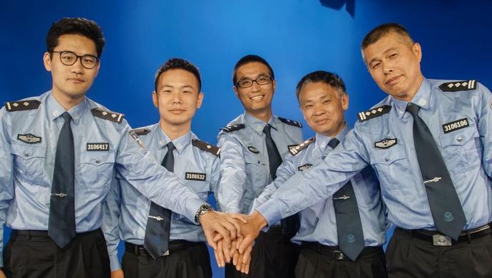 摘要:他们身着警服,却很少在公众场合露面.