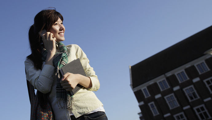 中国女生留学欧洲小国,竟被问你们的国家是坐