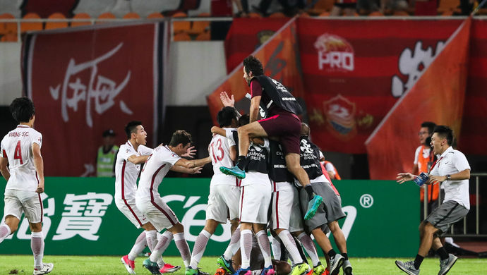 大战惊险晋级亚冠四强,主帅博阿斯刚愎自用需