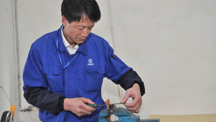 工匠丨他加工的导弹四次参加阅兵,从泥瓦匠到