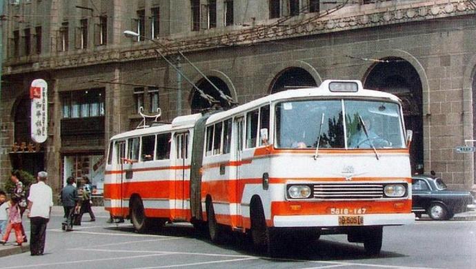 运行111年10个上海人9个坐过的20路公交车将成移动公交博物馆