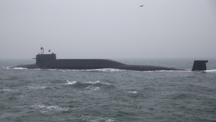 摘要:4月23日,一场盛大的阅兵活动在青岛举行,中国海军的新型核潜艇等