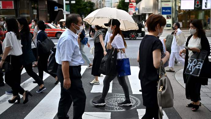 日本也开始了!上千人在美国领馆前示威游行