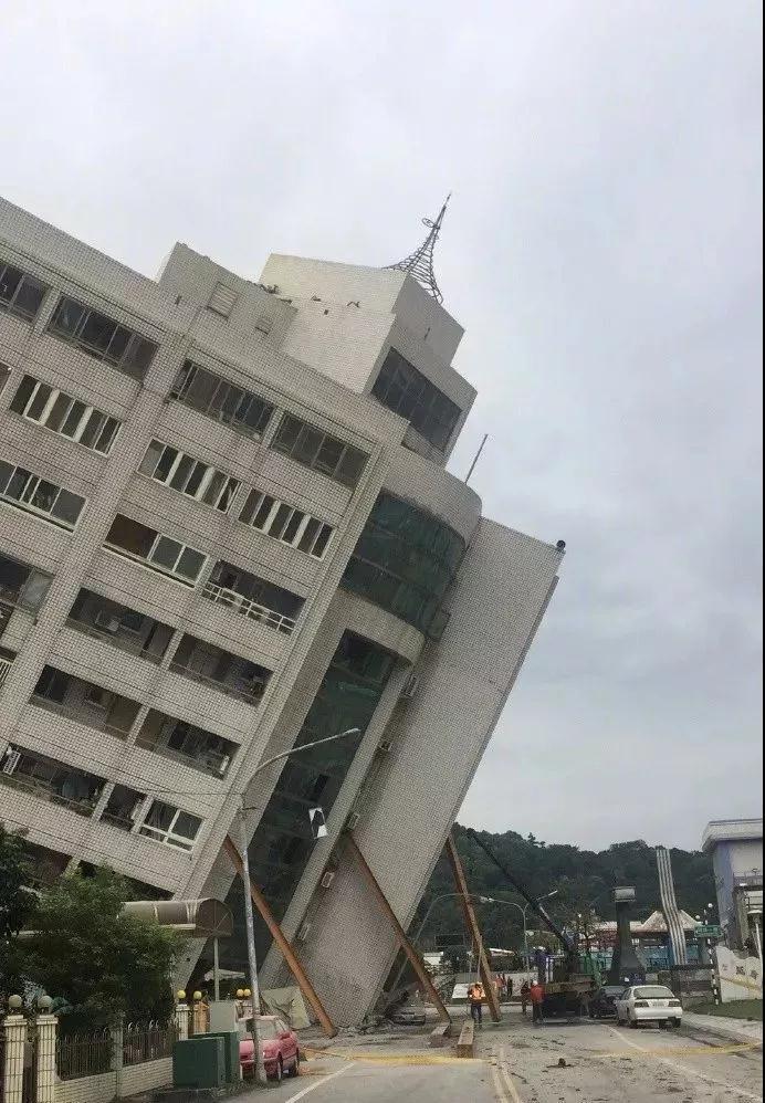 日报采访时表示,根据目前情况来看,还需要防范后续发生较大余震的可能