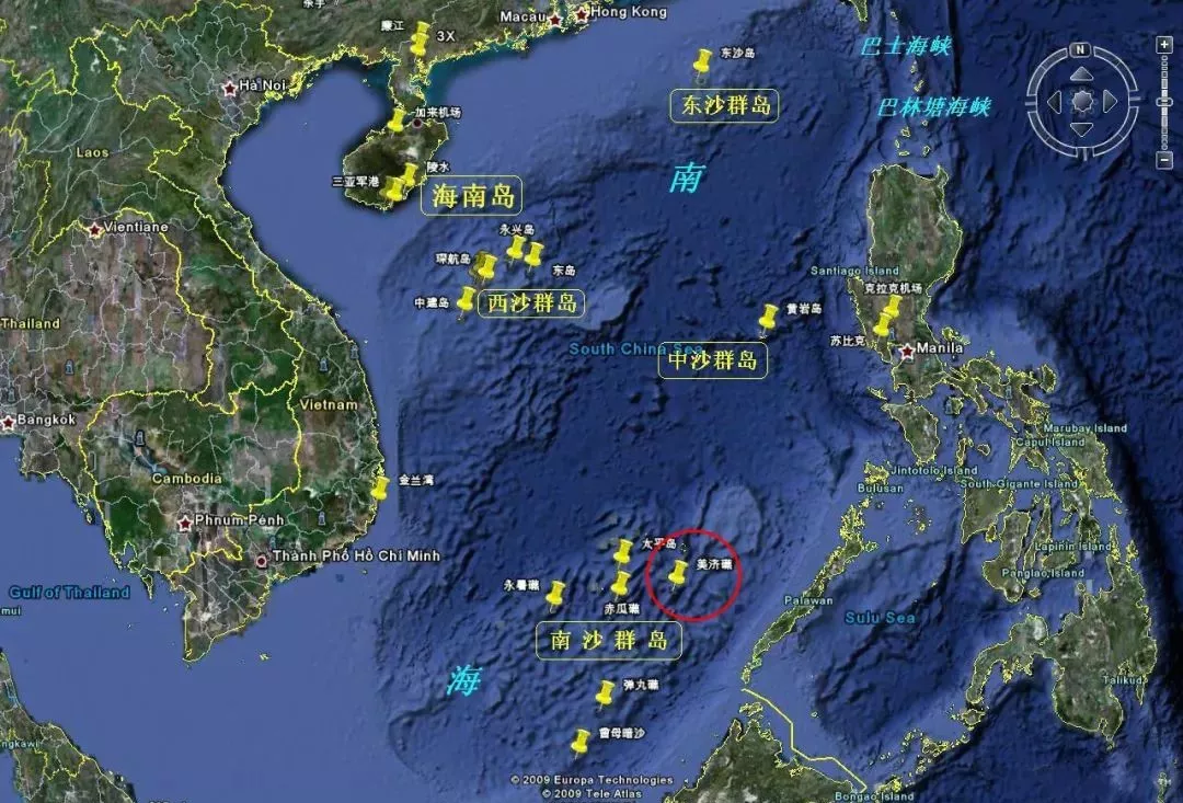 中国在南沙群岛的两个前沿岛礁上