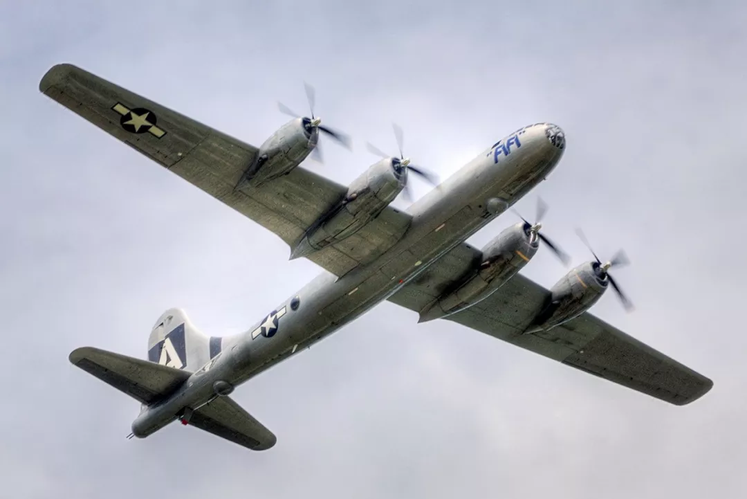 b-29超级空中保垒轰炸机