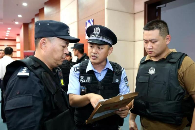 副省长,省公安厅党委书记,厅长范华平,副厅长刘海志