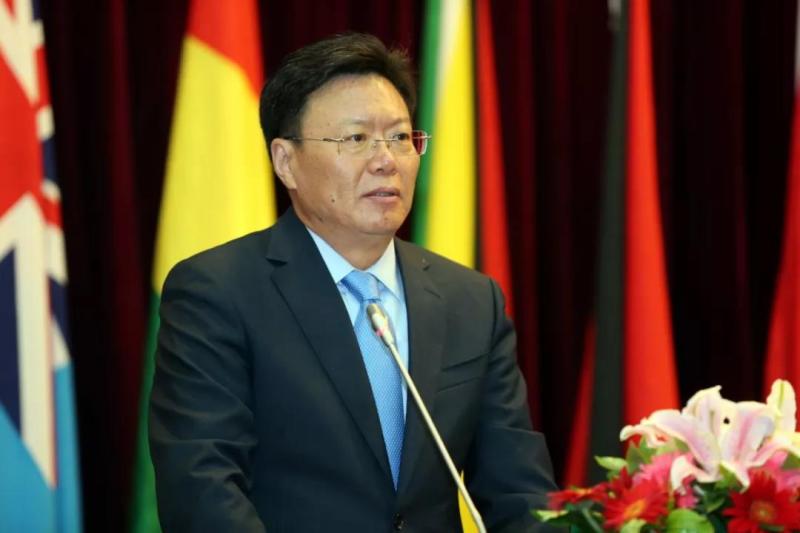 瑞士归来,他二度出任商务部副部长