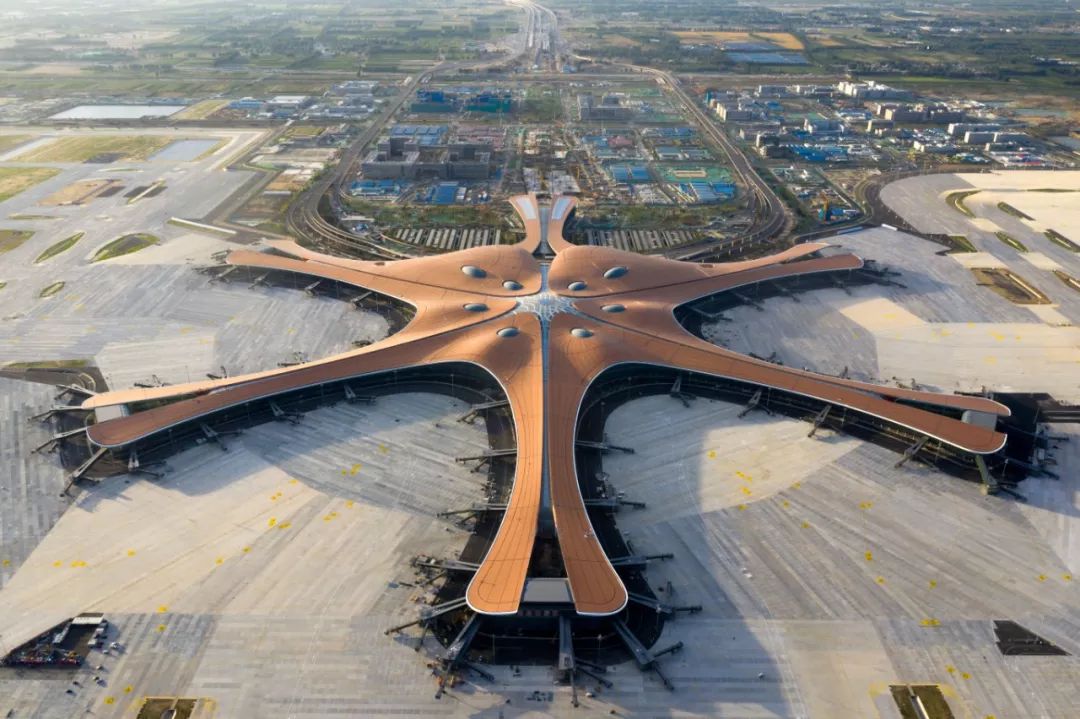 大兴新机场今日竣工验收 北京将"飞"入双枢纽时代