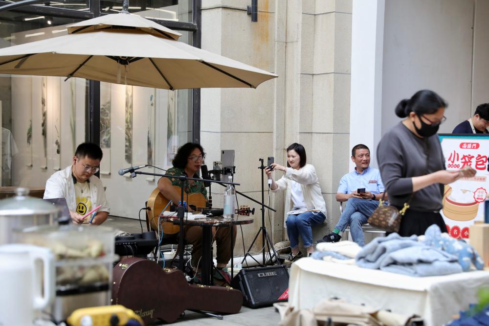 图片[6]-​金山黄浦两区携手举办文创集市，并签下深度联动合作的“黄金之盟”-上淘有品虚拟资源下载