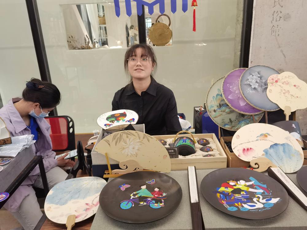 图片[2]-​金山黄浦两区携手举办文创集市，并签下深度联动合作的“黄金之盟”-上淘有品虚拟资源下载