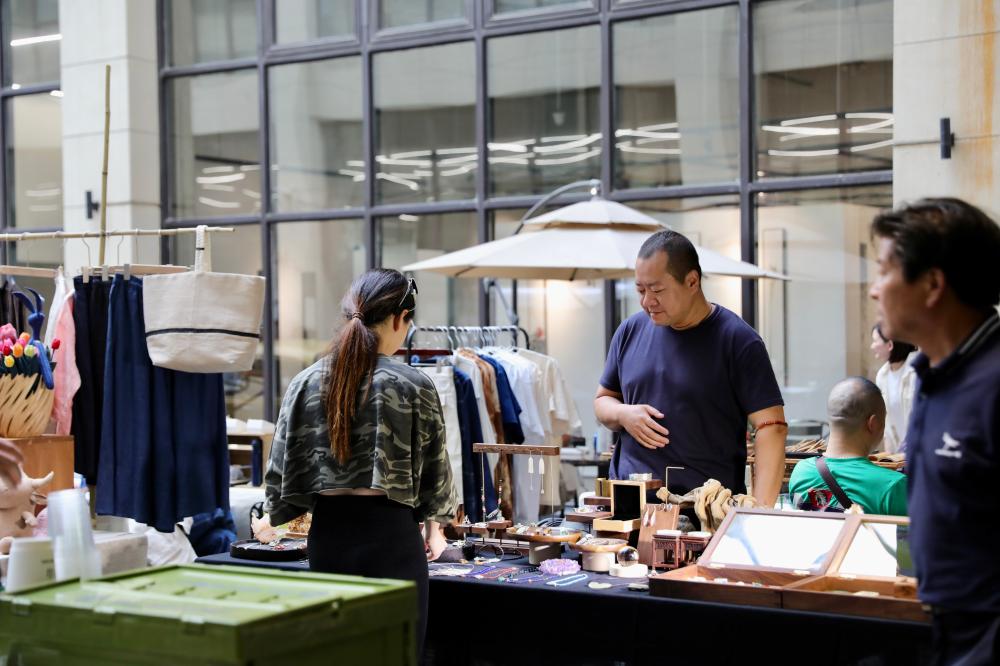 图片[4]-​金山黄浦两区携手举办文创集市，并签下深度联动合作的“黄金之盟”-上淘有品虚拟资源下载