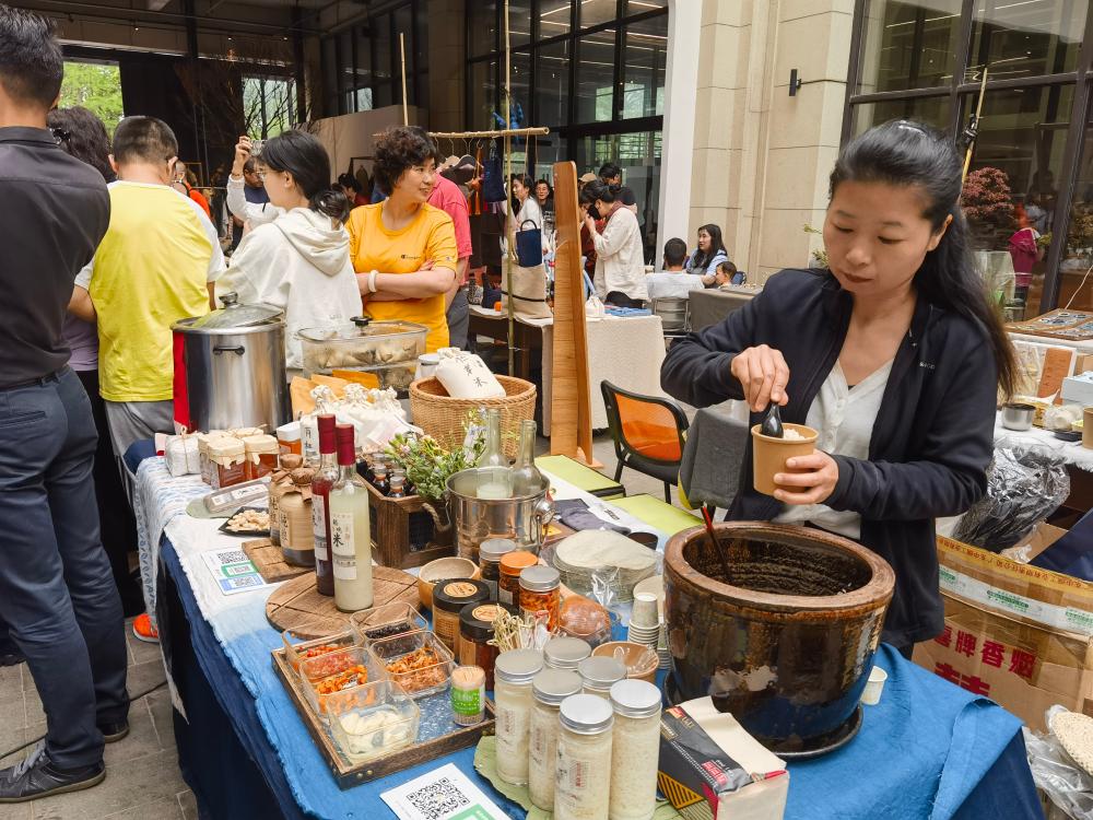 图片[8]-​金山黄浦两区携手举办文创集市，并签下深度联动合作的“黄金之盟”-上淘有品虚拟资源下载