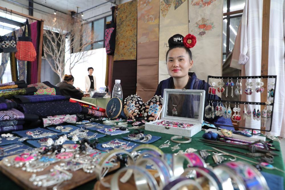 图片[3]-​金山黄浦两区携手举办文创集市，并签下深度联动合作的“黄金之盟”-上淘有品虚拟资源下载