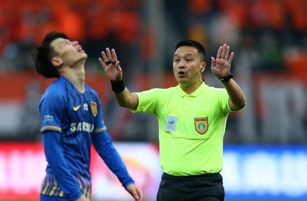 前江苏助教发文斥责苏宁欠薪一拖再拖 令人寒心！_江苏苏宁欠债_国米资产出售