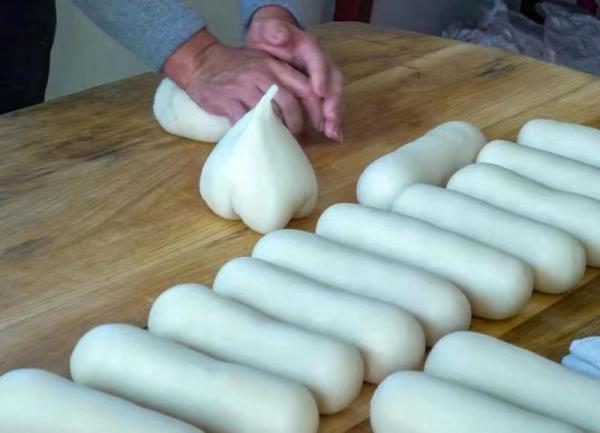 到十字街走一圈，何以竟像与灵魂深处的基因约会