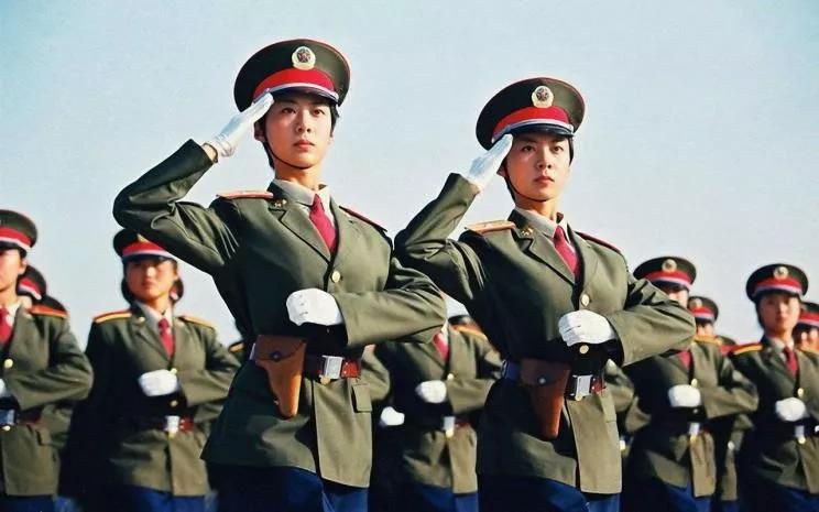解放军军装 女兵图片