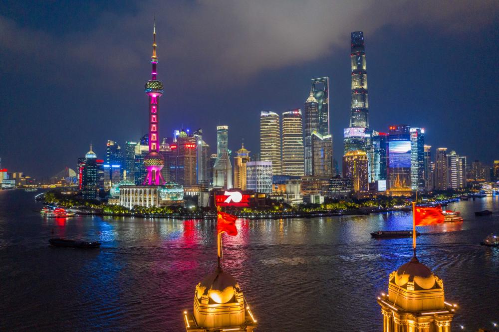 国庆节上海的外滩是啥样子最起码打网球最厉害的费德勒一开始被人潮惊