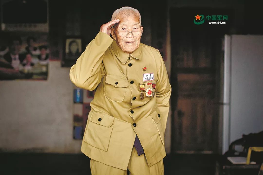 95岁抗美援朝老兵圆了再着征衣梦