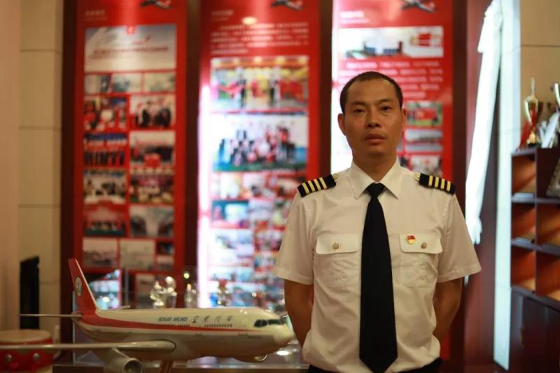 2018感动交通年度人物⑤34分钟紧急迫降他们完成了一次史诗级飞行