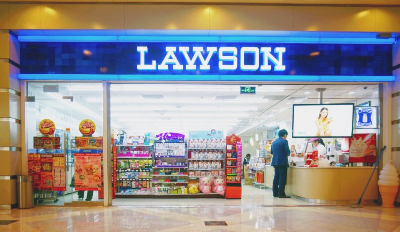 罗森便利店以全年无休,24小时营业为特色,700余家店铺遍布全市,为上海