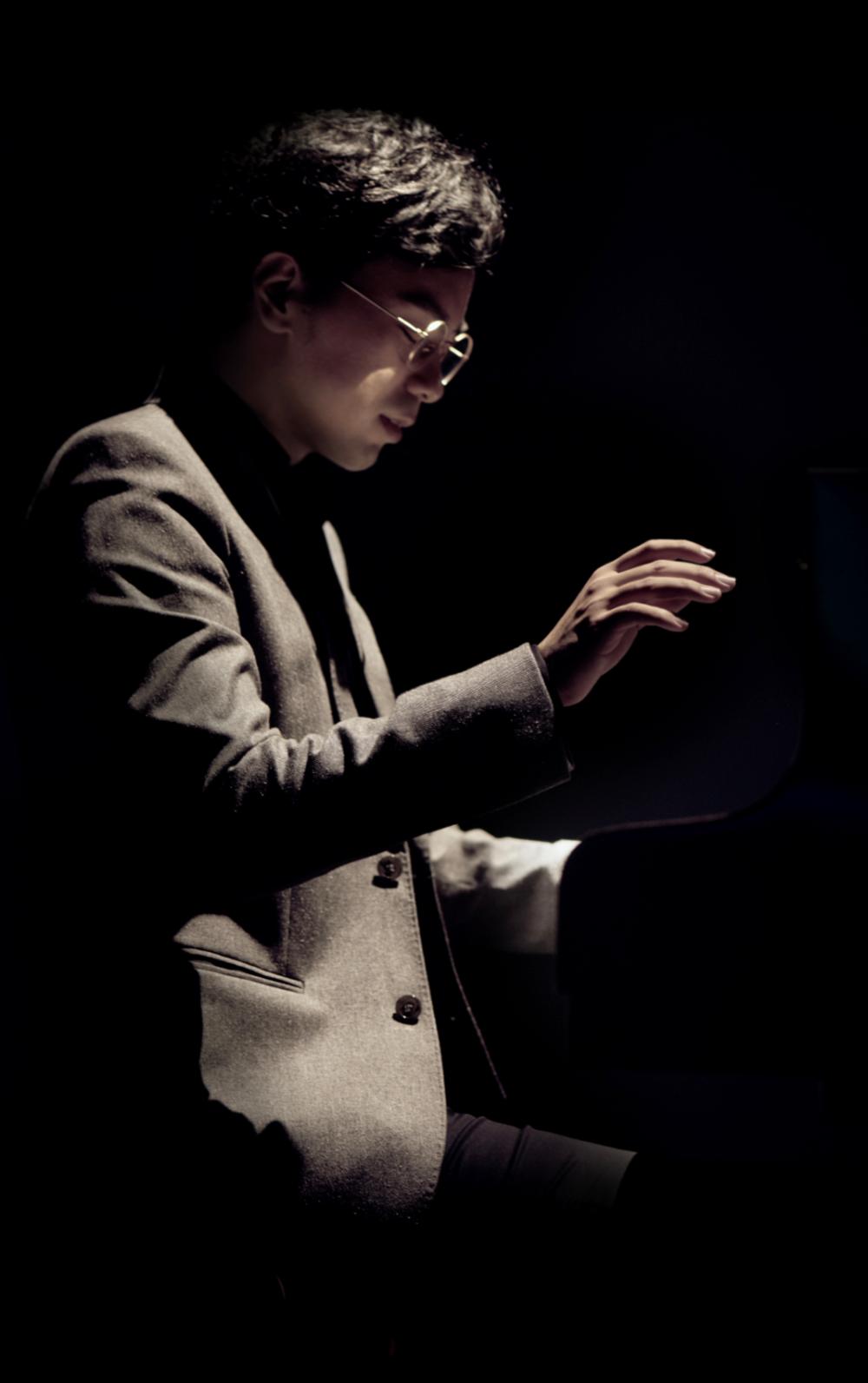 "钢琴随笔"的首场音乐会后,罗威计划每年都能举办这样的音乐会.