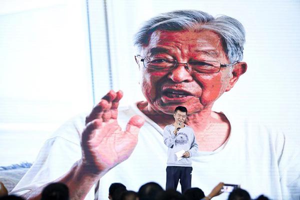 褚时健儿子:褚橙计划6年上市,做好父亲未竟事业_上观新闻