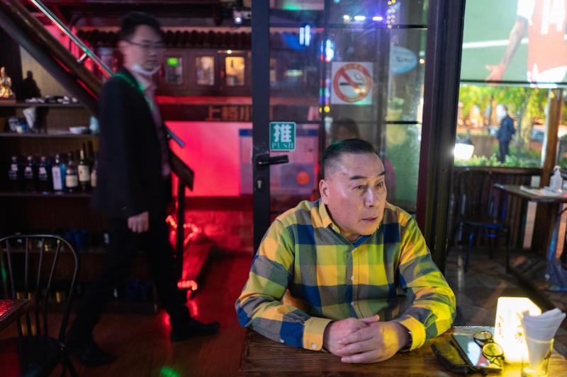 开了26年酒吧的老板欧阳光良