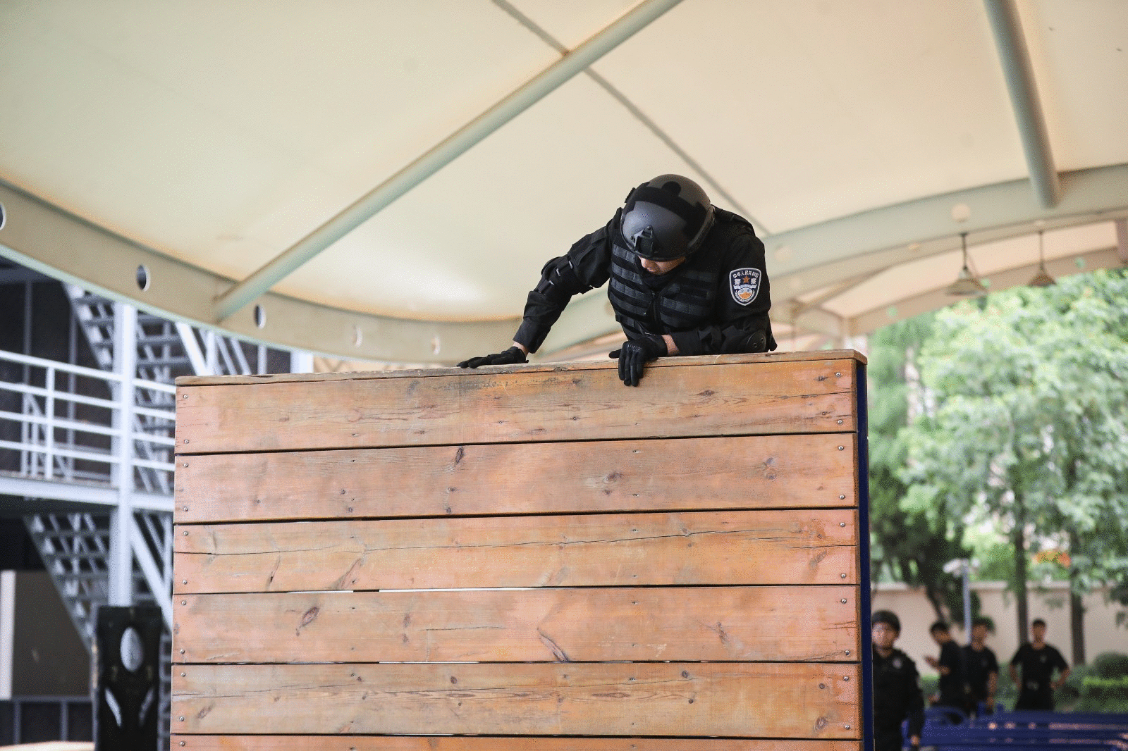 6月1日,上海黄浦公安分局特警春季大练兵在特警总队训练场进行.