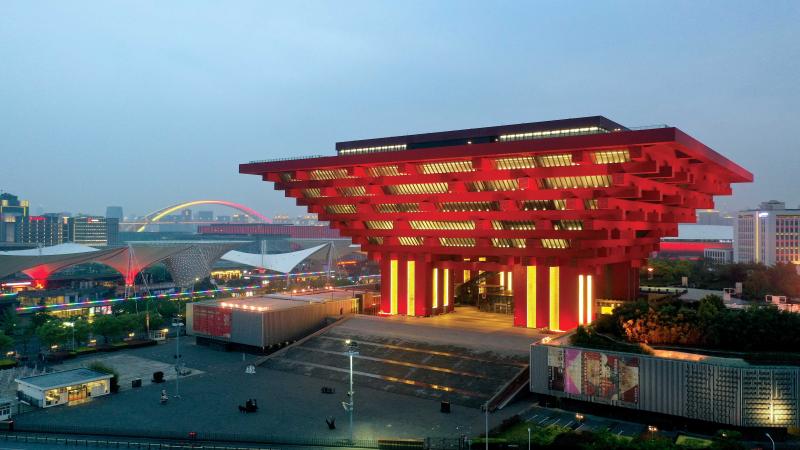 十年前,以"城市,让生活更美好"为主题的上海世博会隆重开幕.