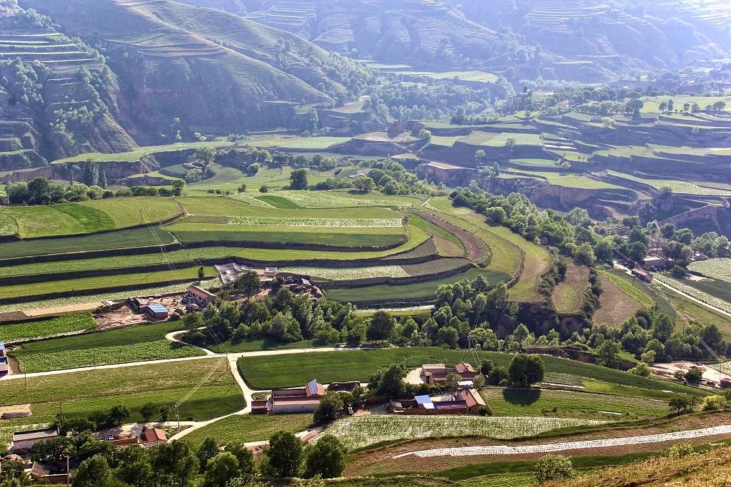 甘肃定西美丽乡村 图源:视觉中国