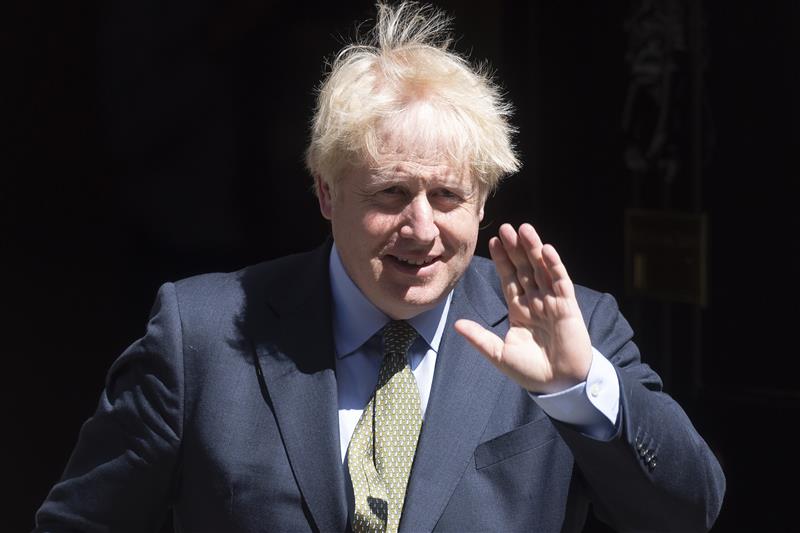 甚至在鲍里斯最终成功获得选举胜利的大选当日,其发型仍是一副被英国