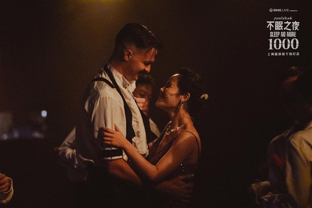 观众超过33万复购率超30不眠之夜上海版迎来第1000场演出