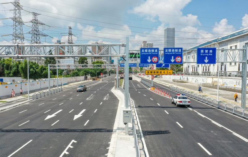 上海龙耀路越江隧道东延伸段试通车,浦东新增长清路出口