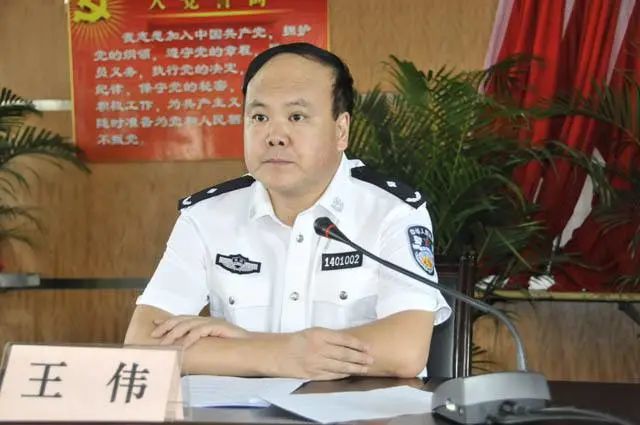 摘要:龚跃是在当前监狱系统反腐工作的形势下,又一个落马的监狱长.