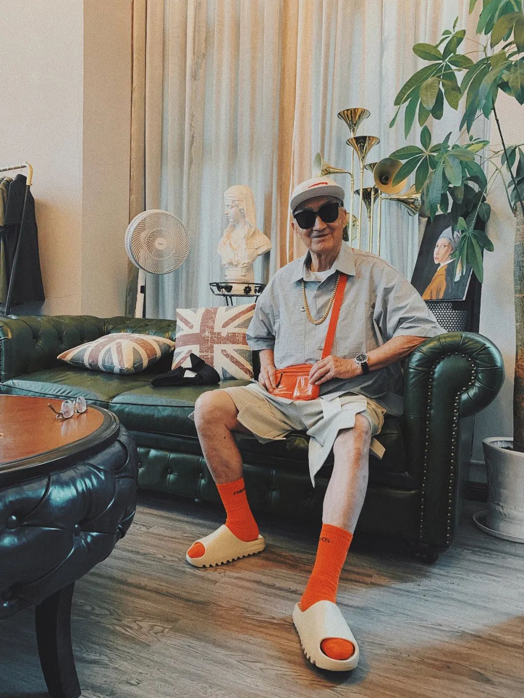 武汉83岁潮爷走红穿搭视频获赞超千万网友希望我老了也这么有品