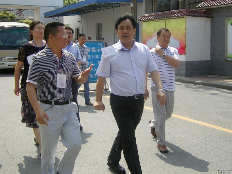 2015年1月,别必雄从襄阳市市长的岗位调任荆门市市委副书记,代理书记.