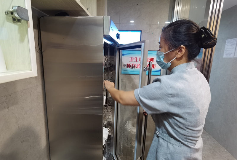 紫外线消毒车怎么安装上海景点、宾馆防疫，一批机器人也在“负重前行”_https://www.jmylbn.com_新闻资讯_第4张