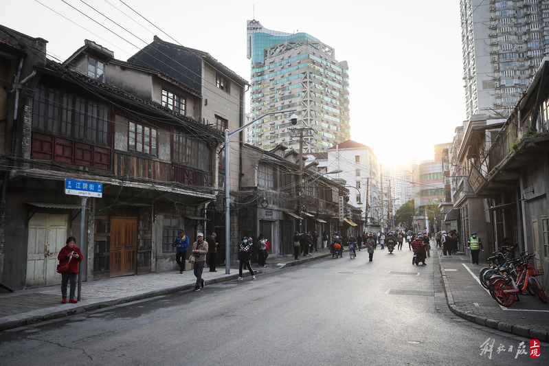 老城厢江阴街上,搭建起"民国风"街景
