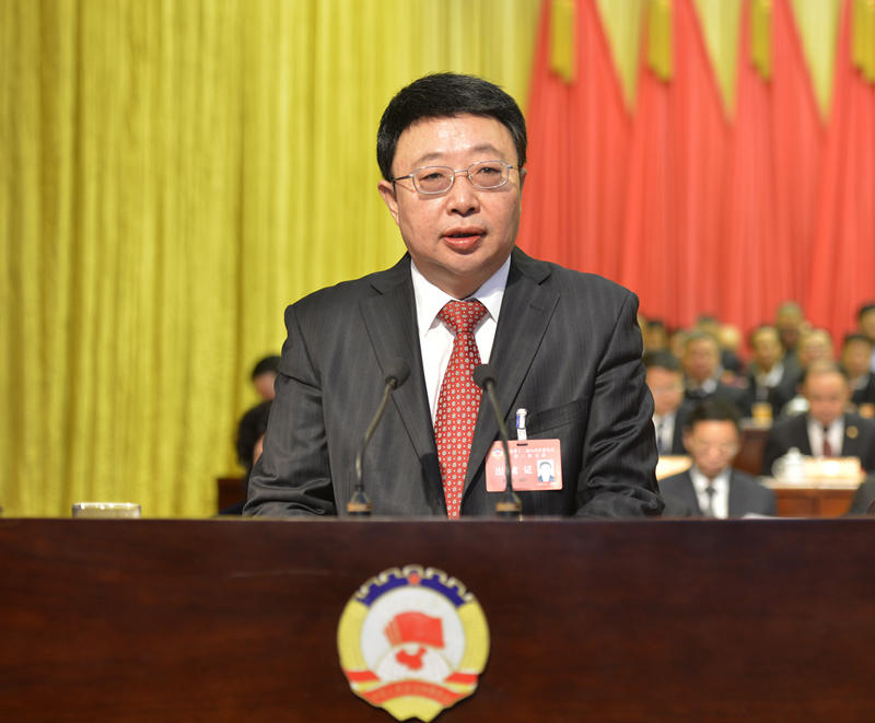 2000年,李佳转调辽宁省会城市,担任沈阳市委常委,副市长,4年后担任