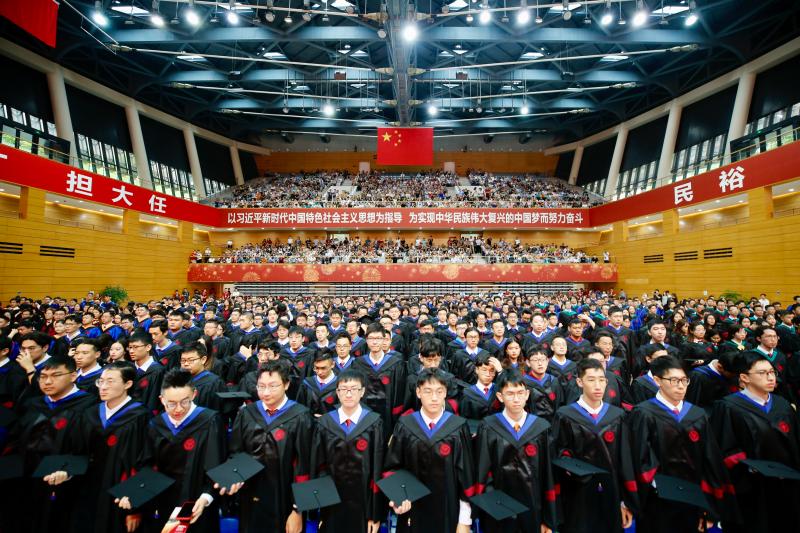 21毕业生获全球前50院校录取函钟南山在这所高校毕业典礼上强调了哪些